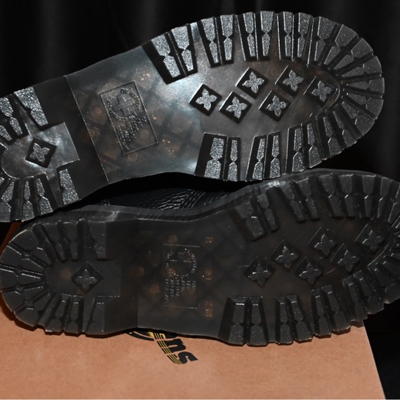 Dr. Martens Devon Flwr black milled Napa US 10 women’s boot - Picture 7 of 12